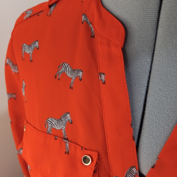 Charter Club Red Polyester Crepe Blouse W/ Zebras, Button Down Size Small - Picture 3 of 6
